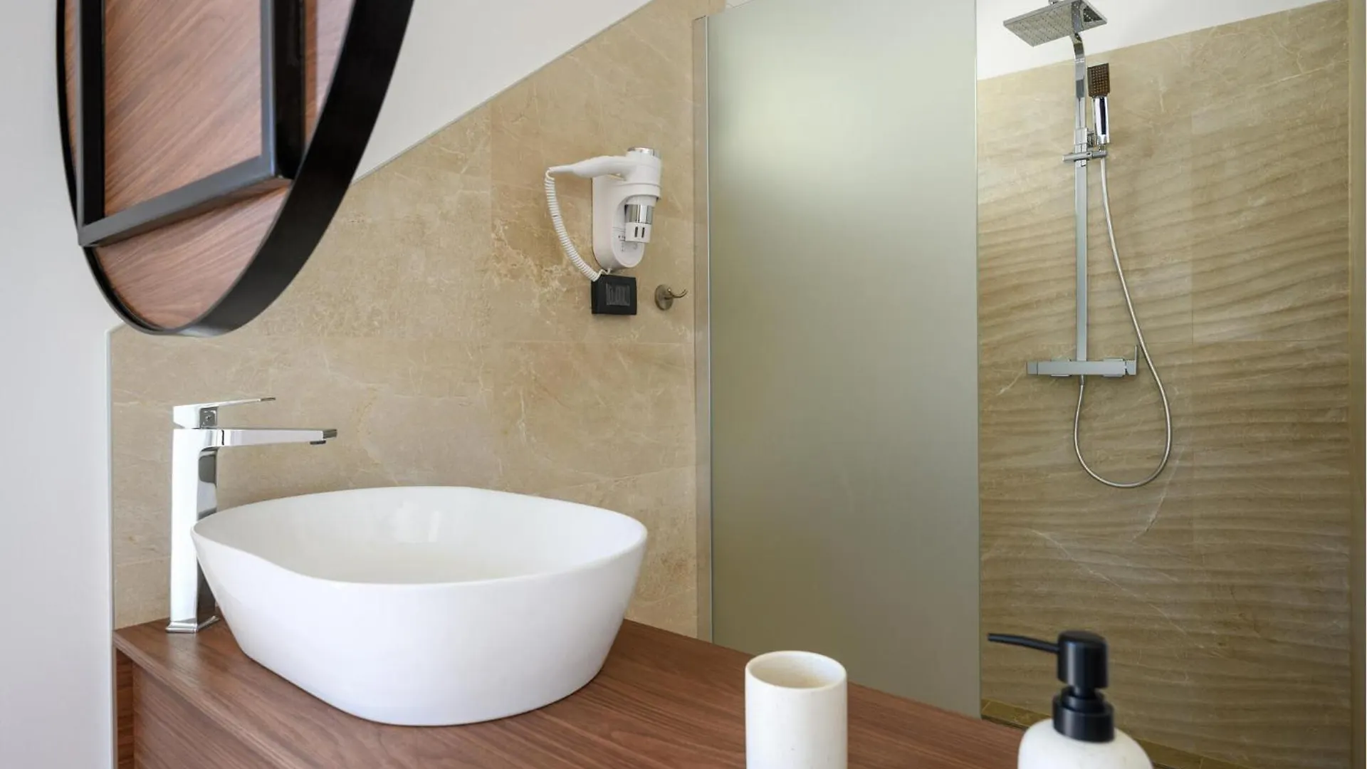 Gorgeous Home In Sisan