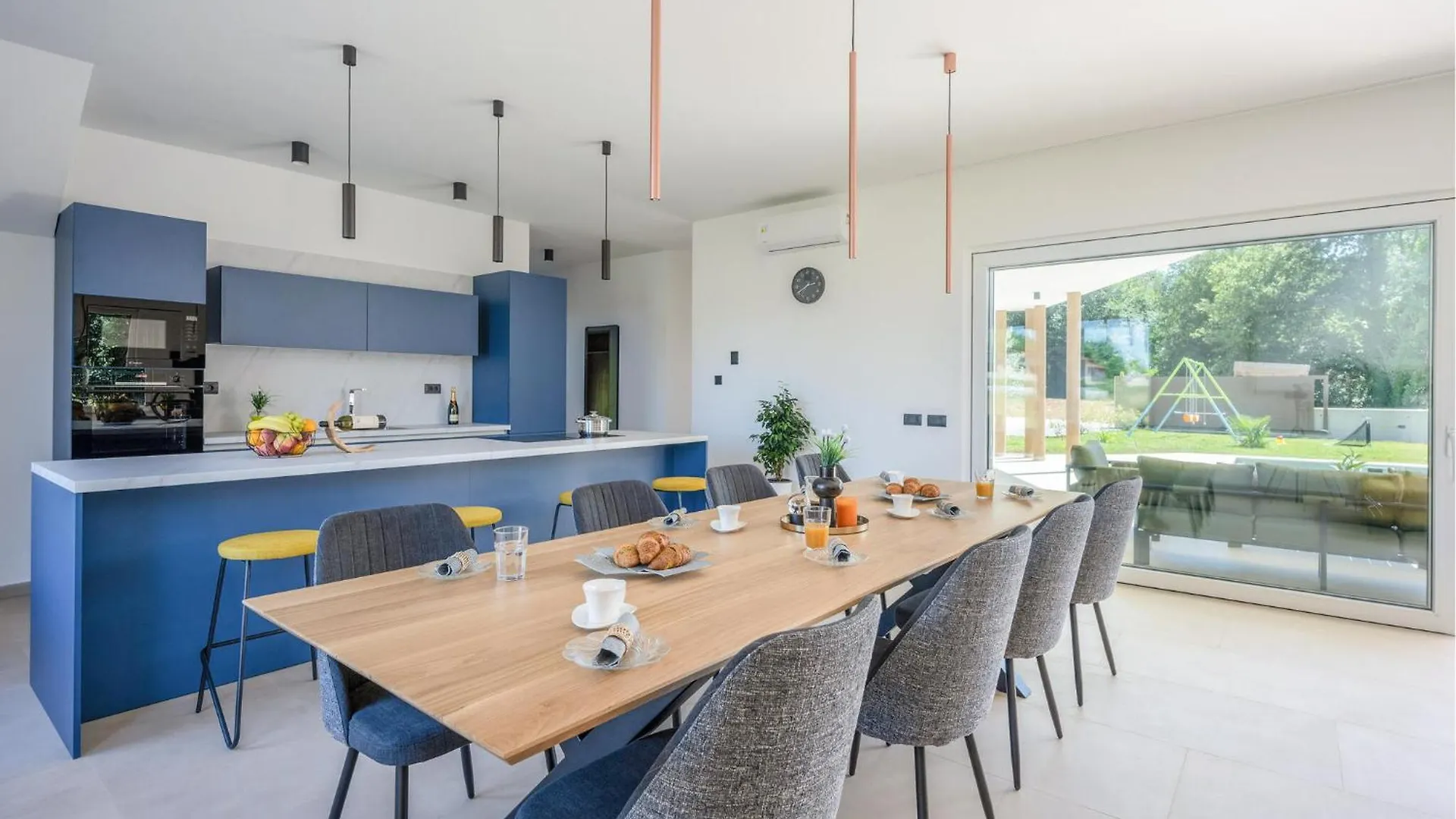 Gorgeous Home In Sisan Holiday home