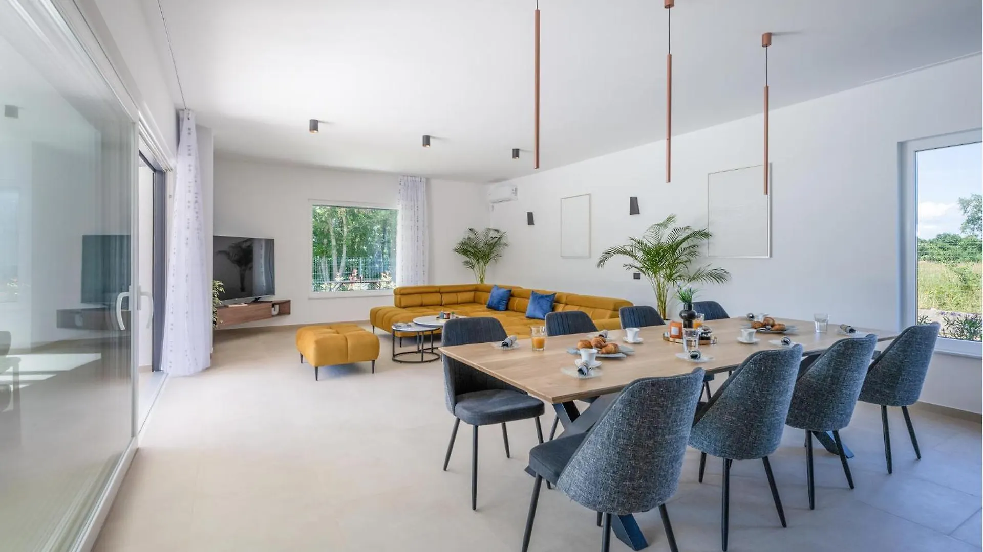 Gorgeous Home In Sisan Holiday home