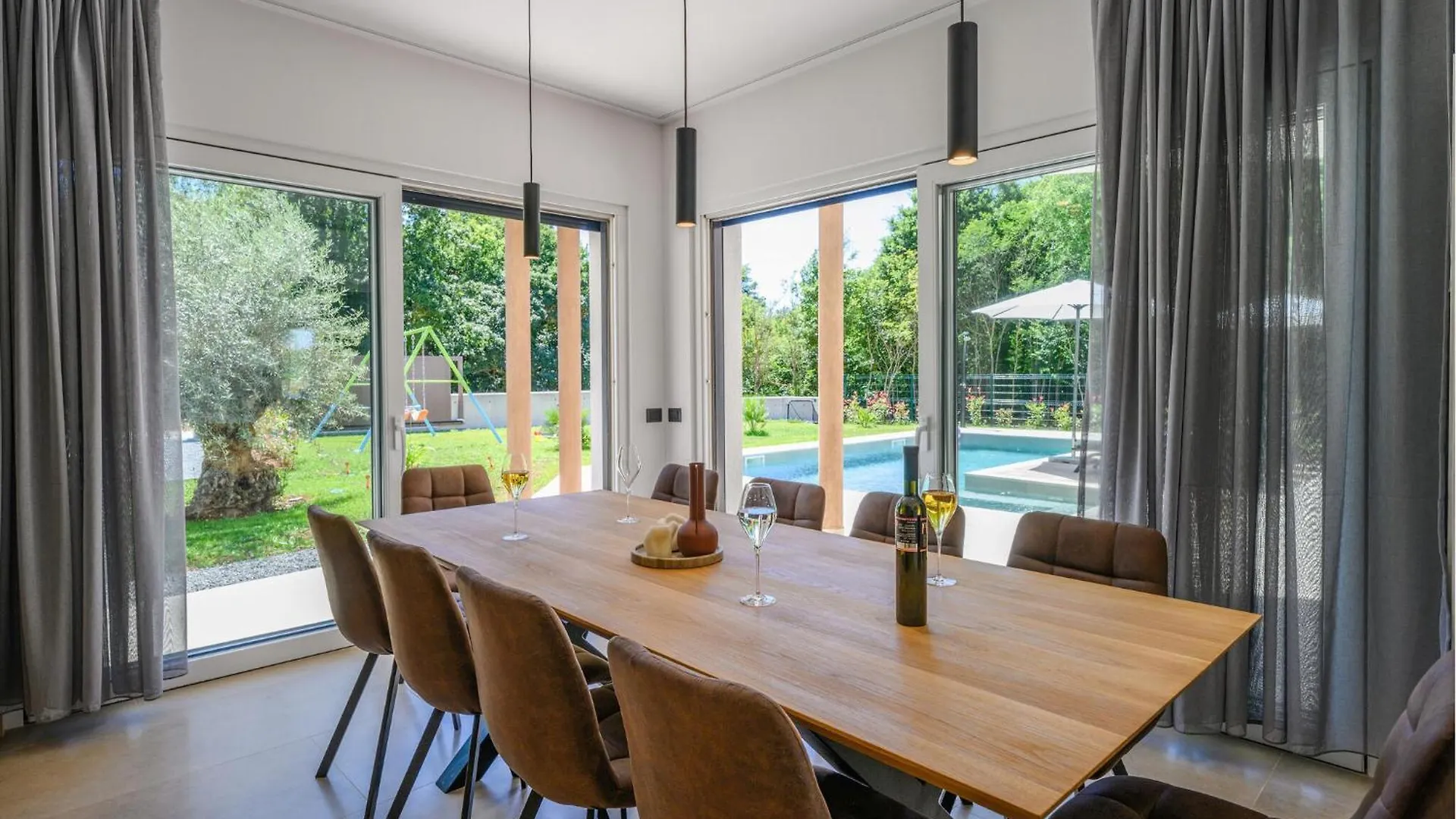 Gorgeous Home In Sisan