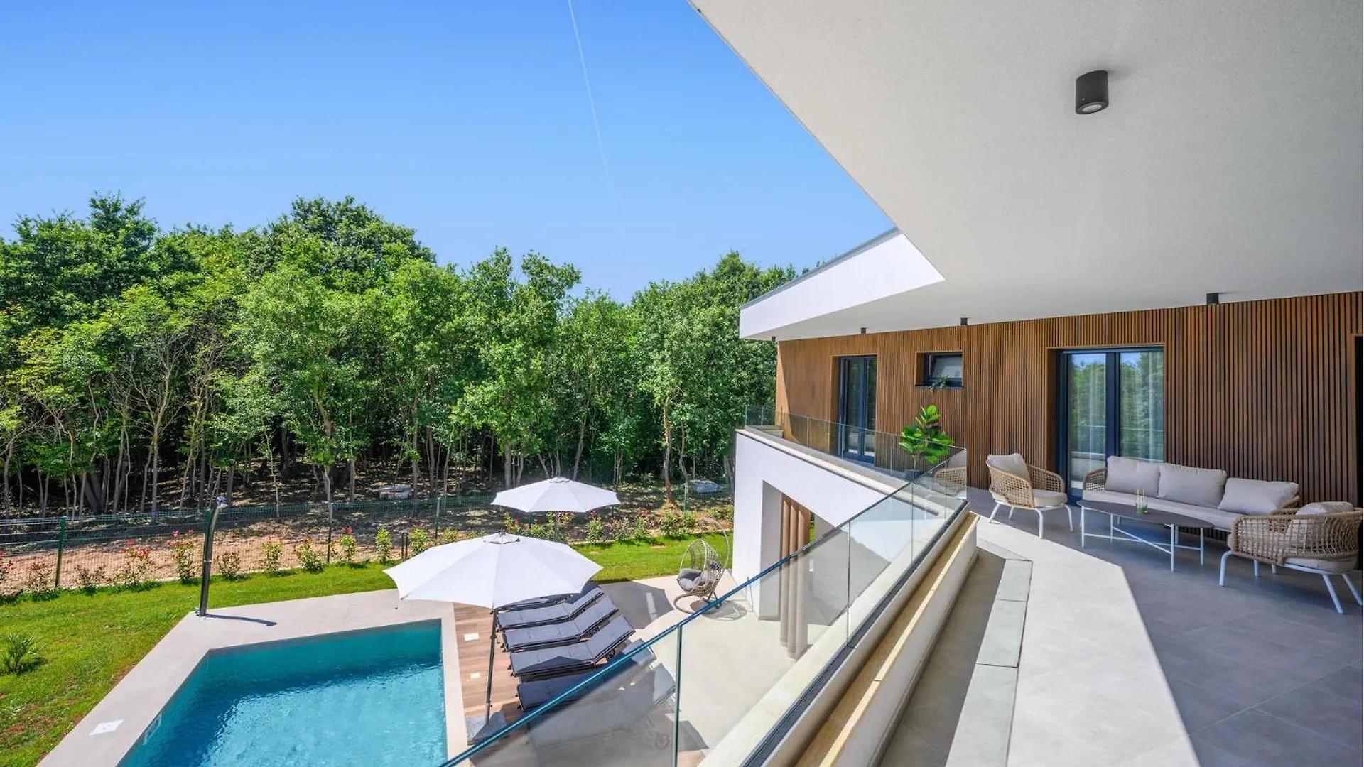 Gorgeous Home In Sisan Holiday home