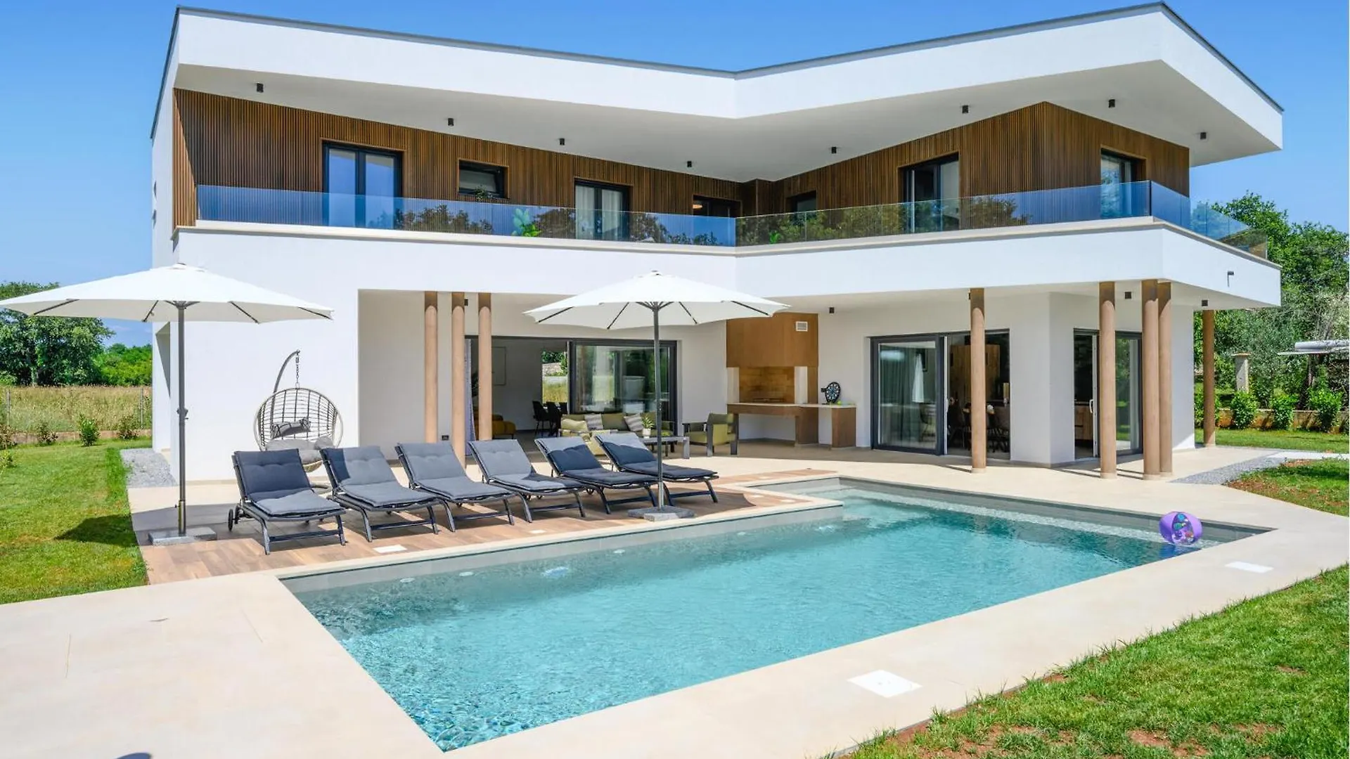 Gorgeous Home In Sisan