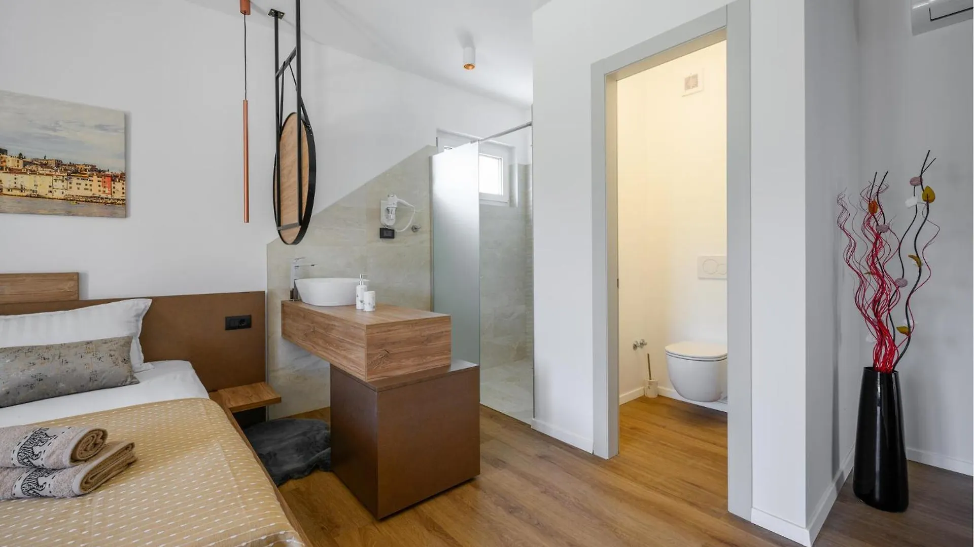 Gorgeous Home In Sisan Holiday home